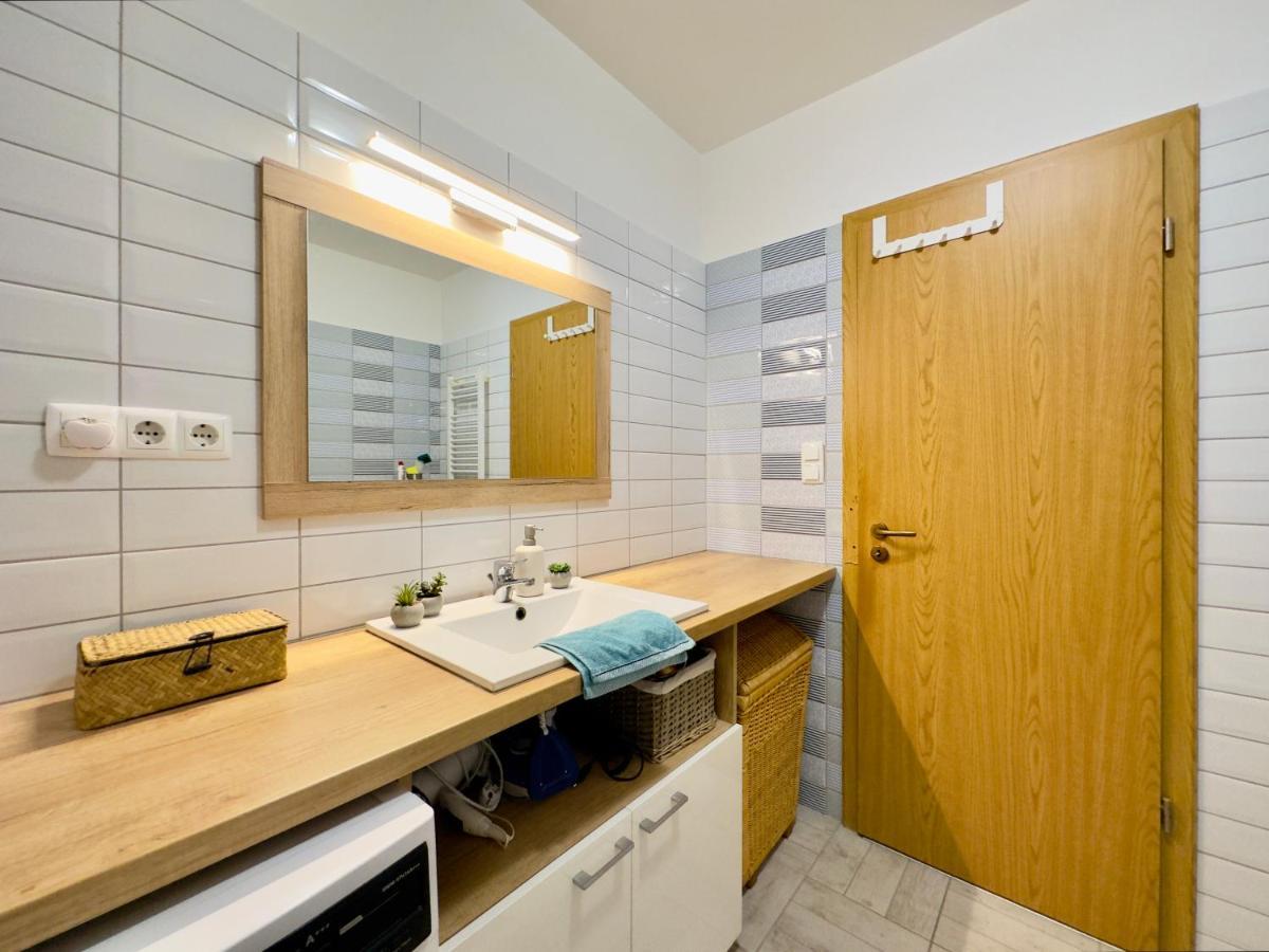Corvin City Apartment - Free Parking- Budapest Eksteriør bilde
